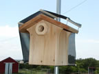 Front of nestbox with heat shield (39kb)
